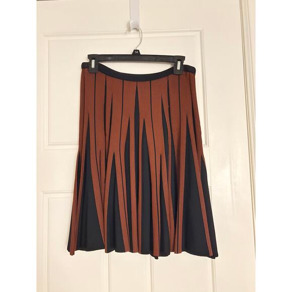 DVF Skirt - Picture 2 of 9